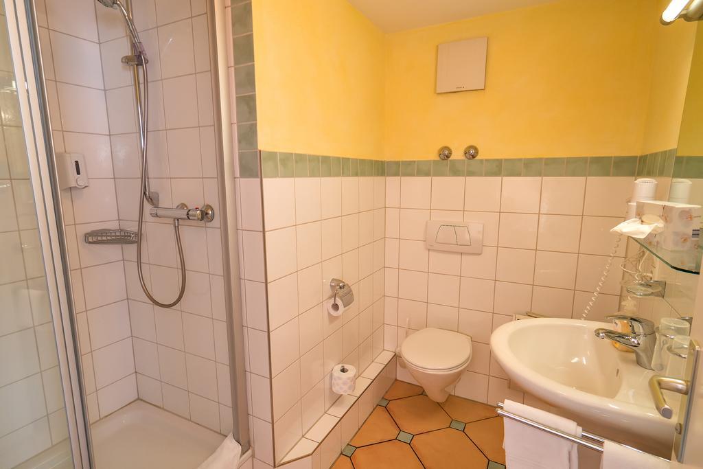 Hotel Zum Lieben Augustin Meersburg Room photo