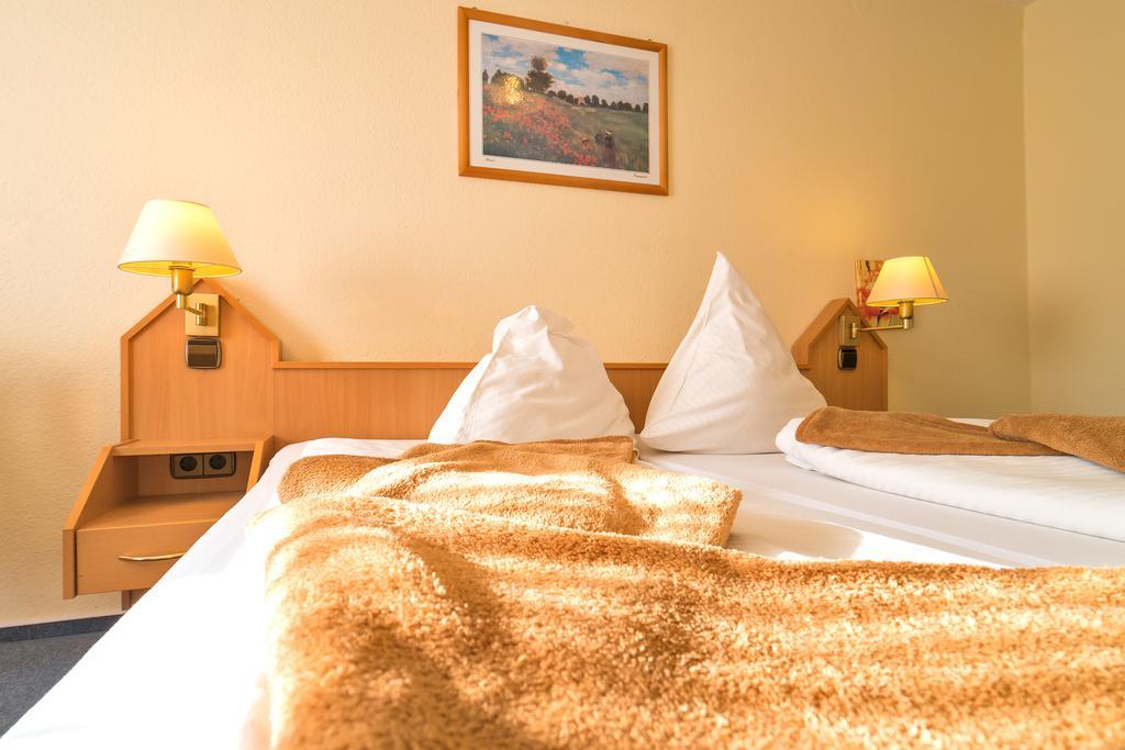 Hotel Zum Lieben Augustin Meersburg Room photo