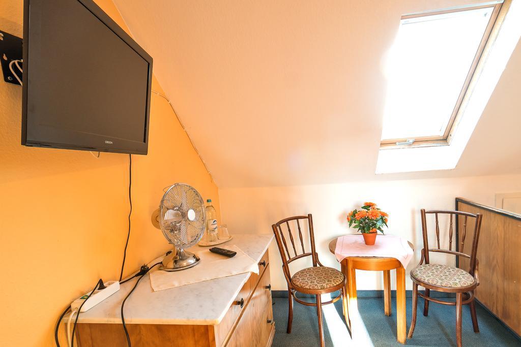 Hotel Zum Lieben Augustin Meersburg Room photo