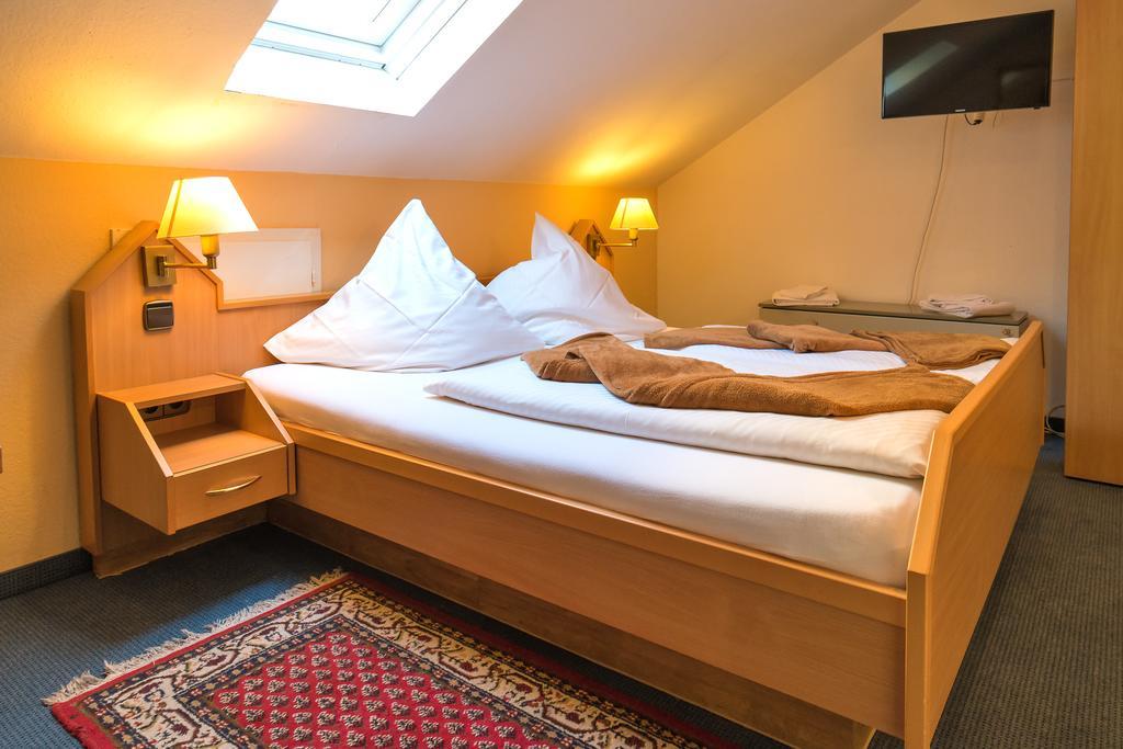 Hotel Zum Lieben Augustin Meersburg Room photo